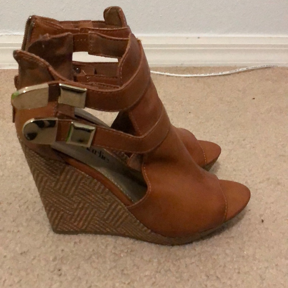 NWOT Cognac peep toe wedges 🥰
